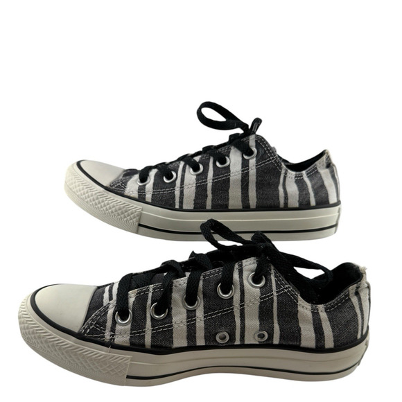 Converse Womens 6 Zebra Ox Sneakers Black White Striped 543935F EUC - Picture 2 of 9
